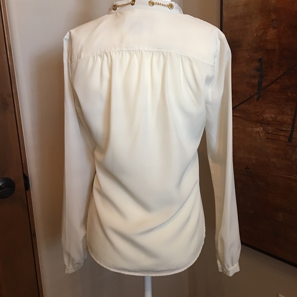 Michael Kors cream blouse w Gold Chain detail - Picture 5 of 6